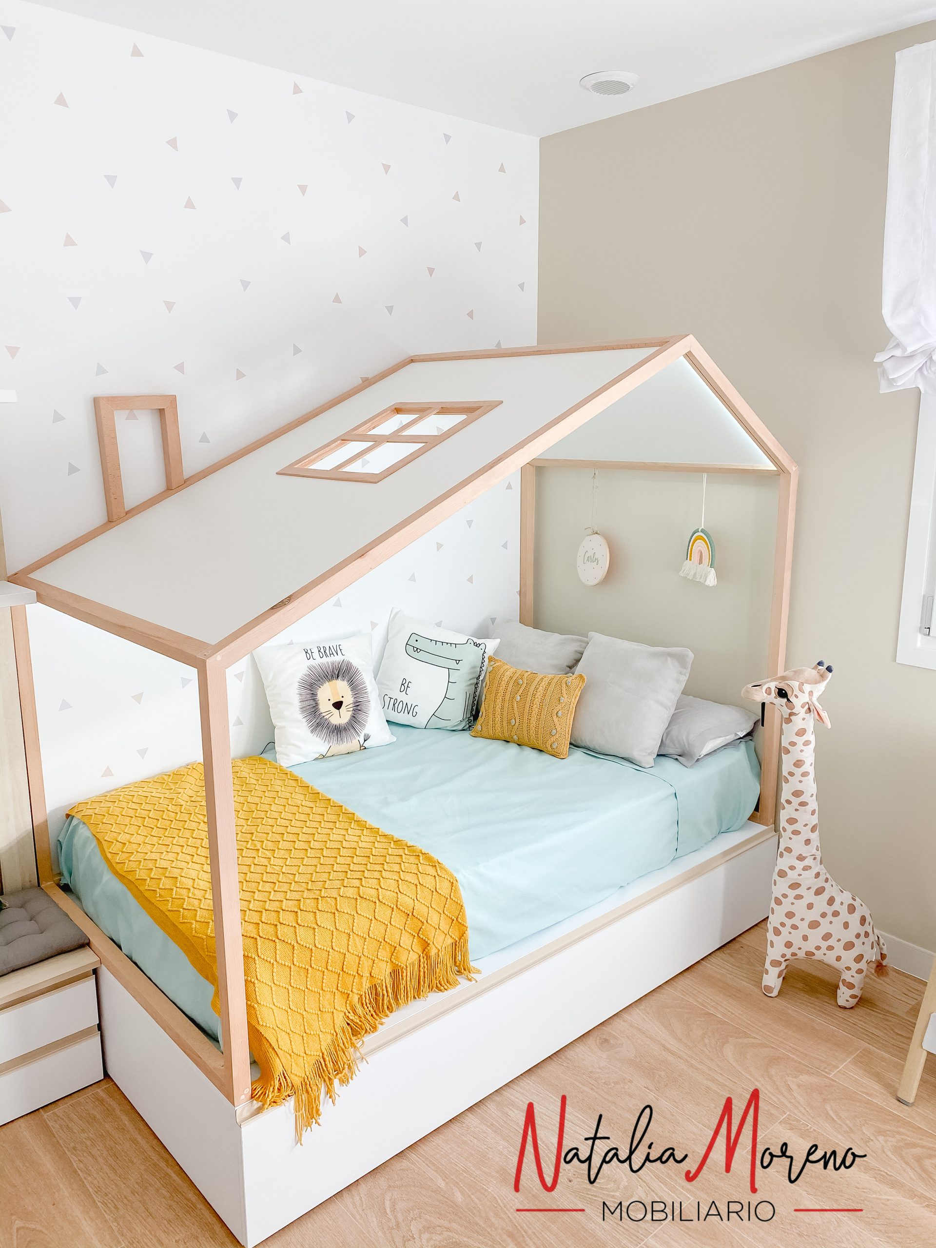 Cama infantil 90x190 Montessori con casita como techado