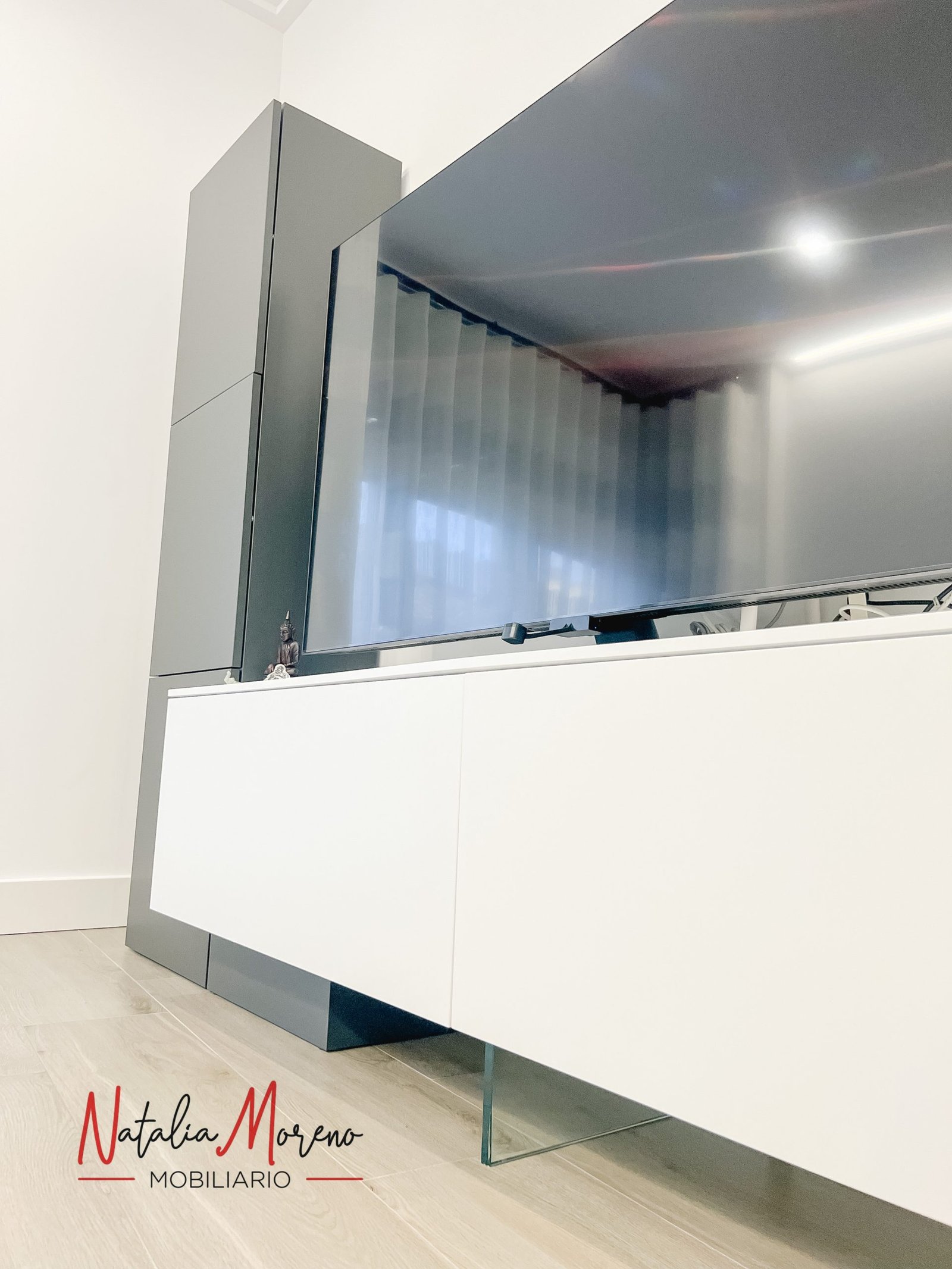 Detalles mueble TV lacado